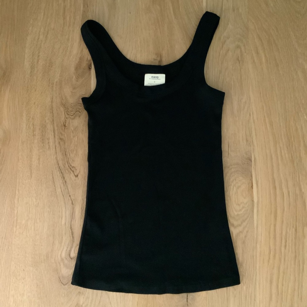 Spring Refresh 🌸 
Easy Standard Rib Fitted Racer Tank - Picture 4 of 8